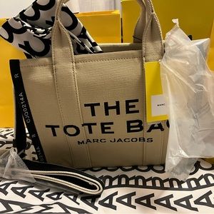 Marc jacobs ,tote,jacquard,medium, Warm sand,new with tags .